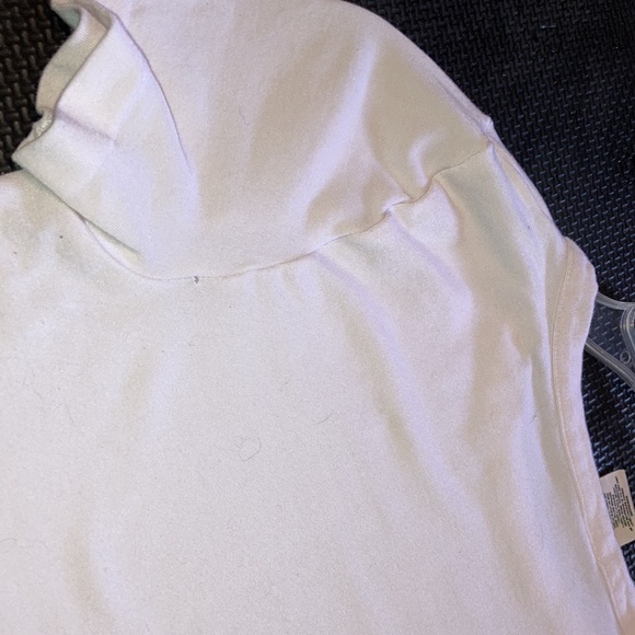 C’est moi white bamboo crop top - Picture 5 of 6